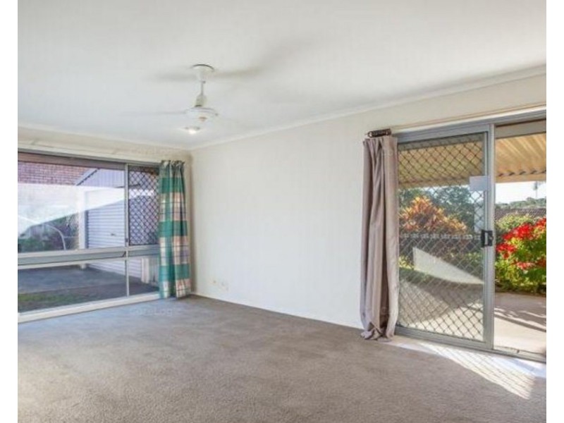 15 Mediterranean Drive, Benowa QLD 4217