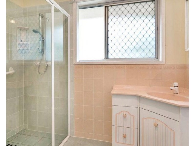 15 Mediterranean Drive, Benowa QLD 4217