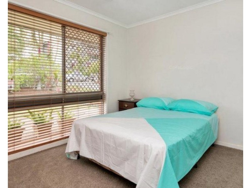 15 Mediterranean Drive, Benowa QLD 4217