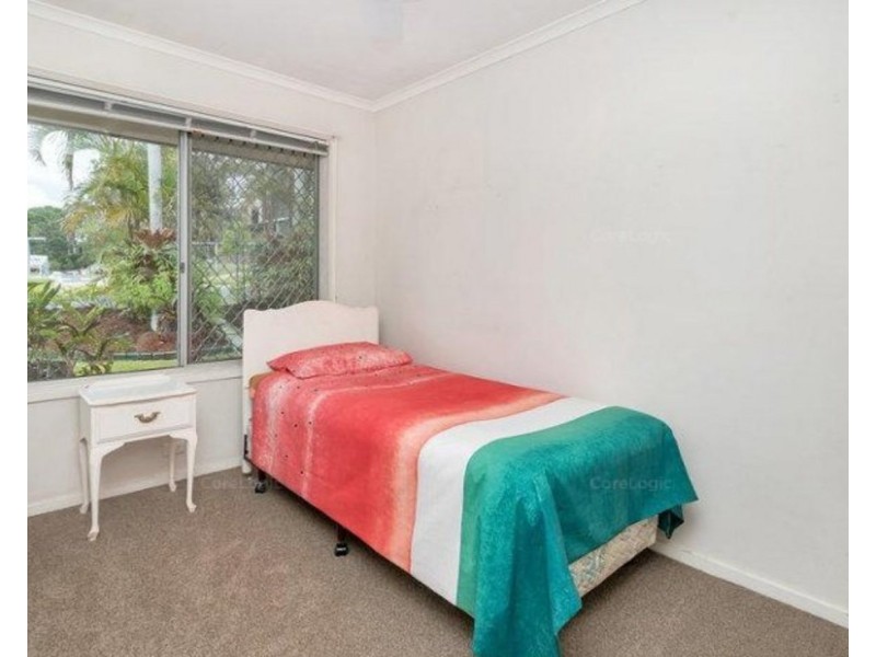 15 Mediterranean Drive, Benowa QLD 4217