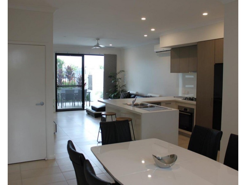 3 Mayfair Lane, Hope Island QLD 4212