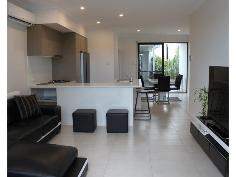 3 Mayfair Lane, Hope Island QLD 4212