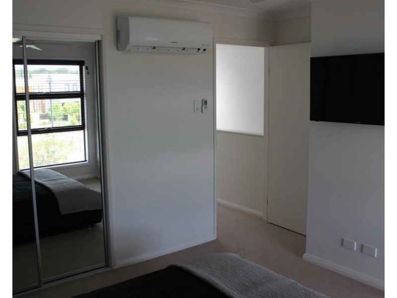 3 Mayfair Lane, Hope Island QLD 4212