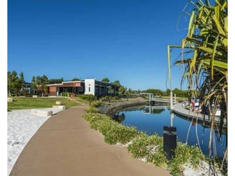 3 Mayfair Lane, Hope Island QLD 4212