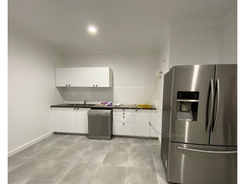 4/115 Scarborough Street, Southport QLD 4215