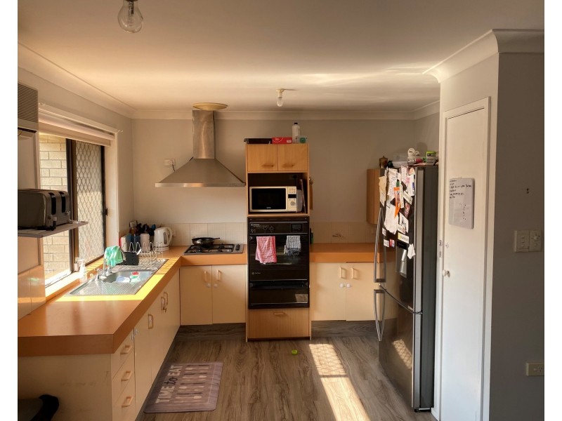 1/6 Burwood Court, Labrador QLD 4215