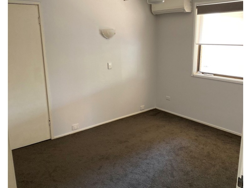 1/6 Burwood Court, Labrador QLD 4215