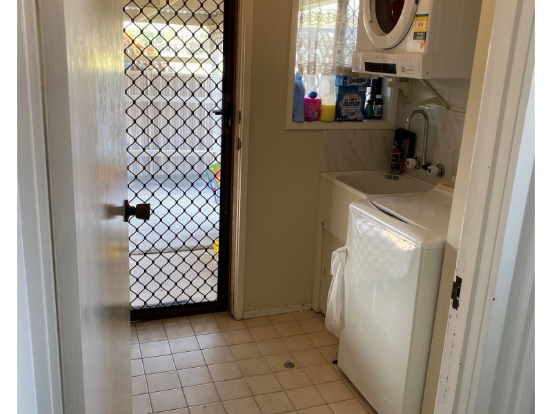 1/6 Burwood Court, Labrador QLD 4215