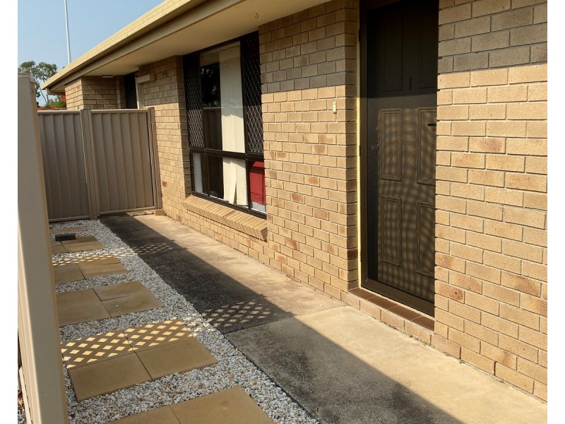 1/6 Burwood Court, Labrador QLD 4215