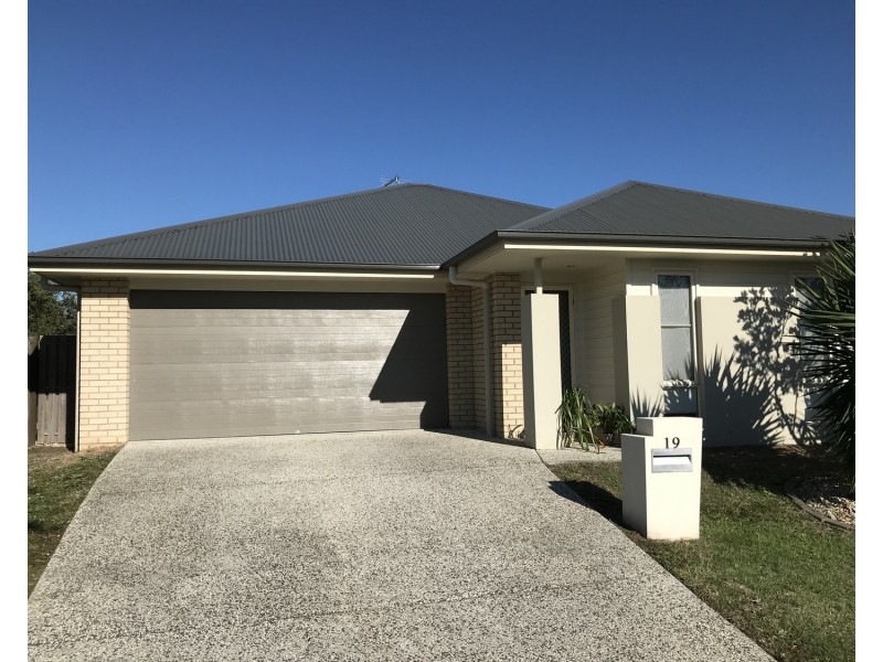 19 Charles Street, Pimpama QLD 4209