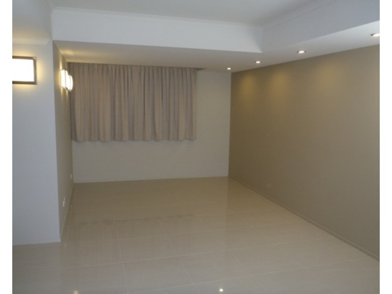 1/20 Lawson Street, Southport QLD 4215