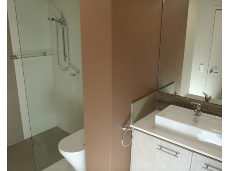 1/20 Lawson Street, Southport QLD 4215