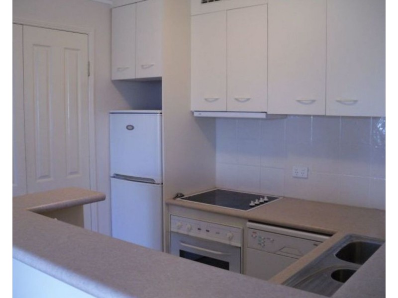 14/96 Stanhill Drive, Chevron Island QLD 4217