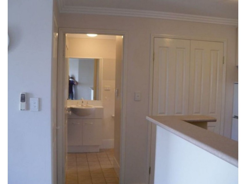 14/96 Stanhill Drive, Chevron Island QLD 4217