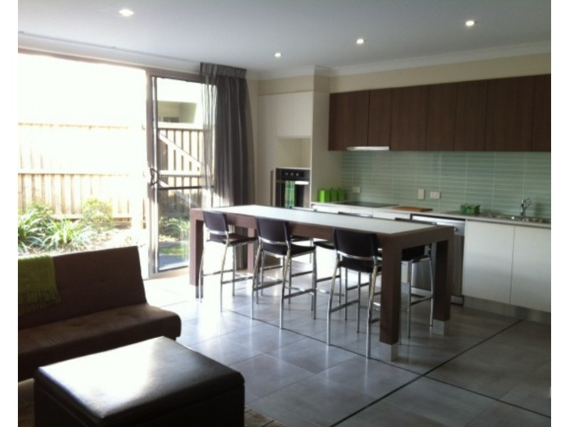 1/135 Falconer Street, Southport QLD 4215