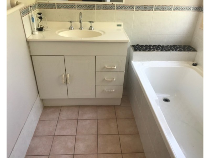 2/83 Minnie Street, Southport QLD 4215