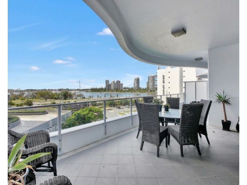 704/4 Como Crescent, Southport QLD 4215