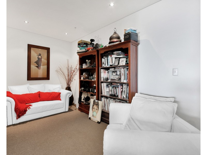 704/4 Como Crescent, Southport QLD 4215