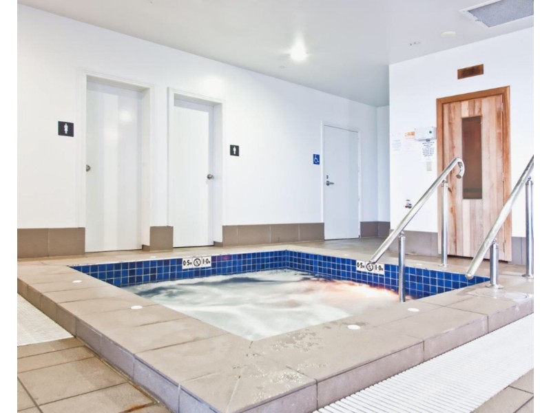 704/4 Como Crescent, Southport QLD 4215