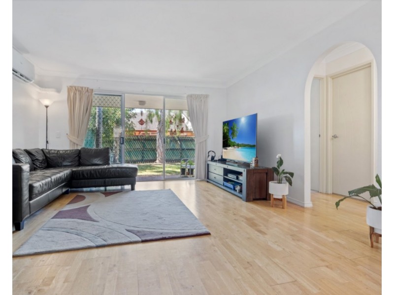 102/128 Benowa Road, Southport QLD 4215