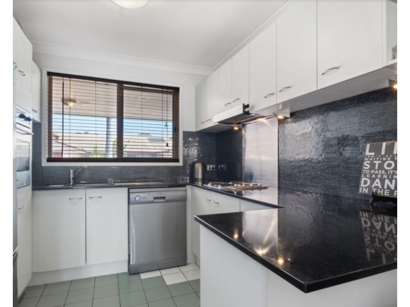 102/128 Benowa Road, Southport QLD 4215