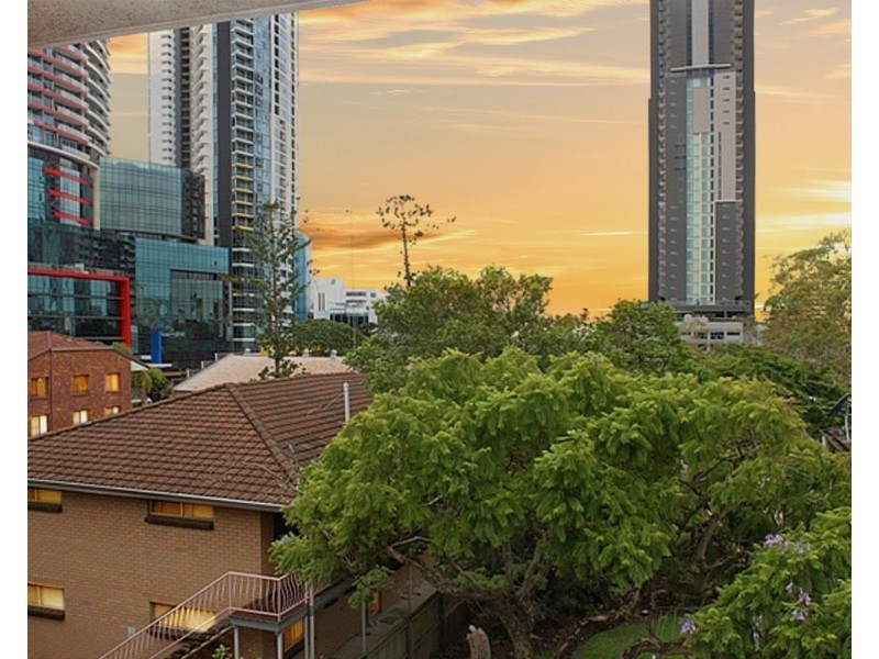6/25 White Street, Southport QLD 4215