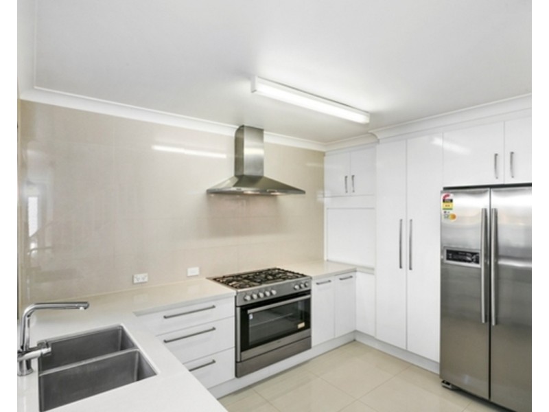 3/88 Pohlman Street, Southport QLD 4215