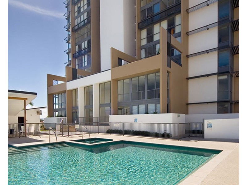 111/105 Scarborough Street, Southport QLD 4215