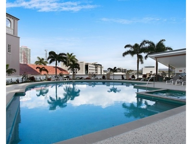 111/105 Scarborough Street, Southport QLD 4215