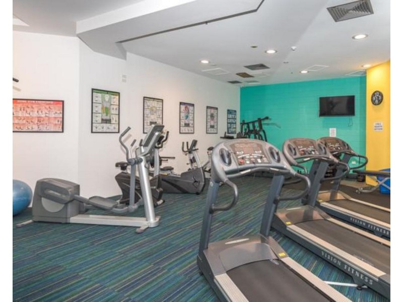 111/105 Scarborough Street, Southport QLD 4215