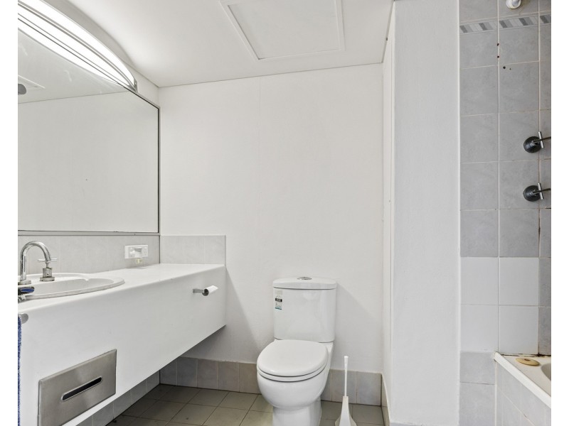 616/2 Barney Street, Southport QLD 4215