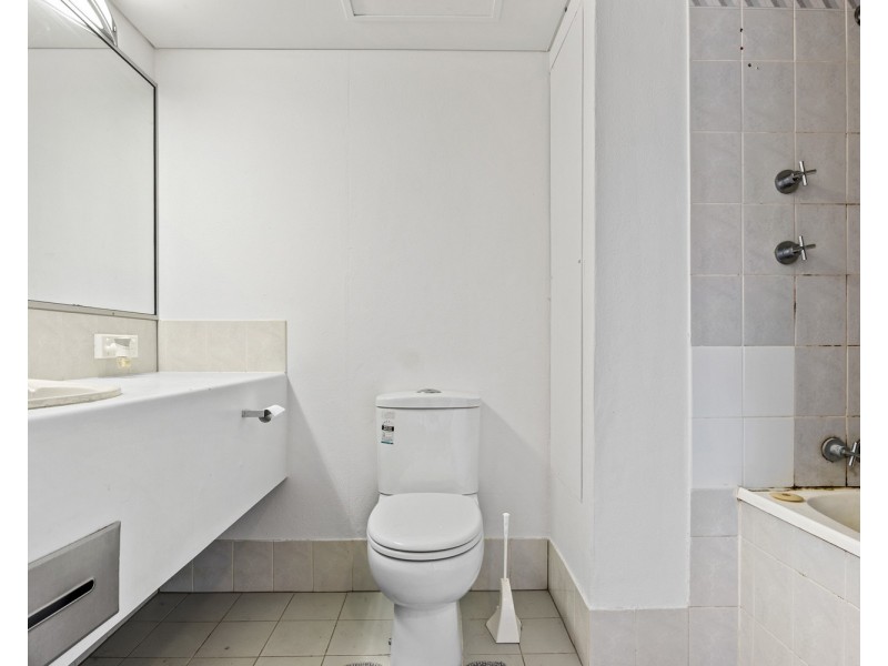 616/2 Barney Street, Southport QLD 4215