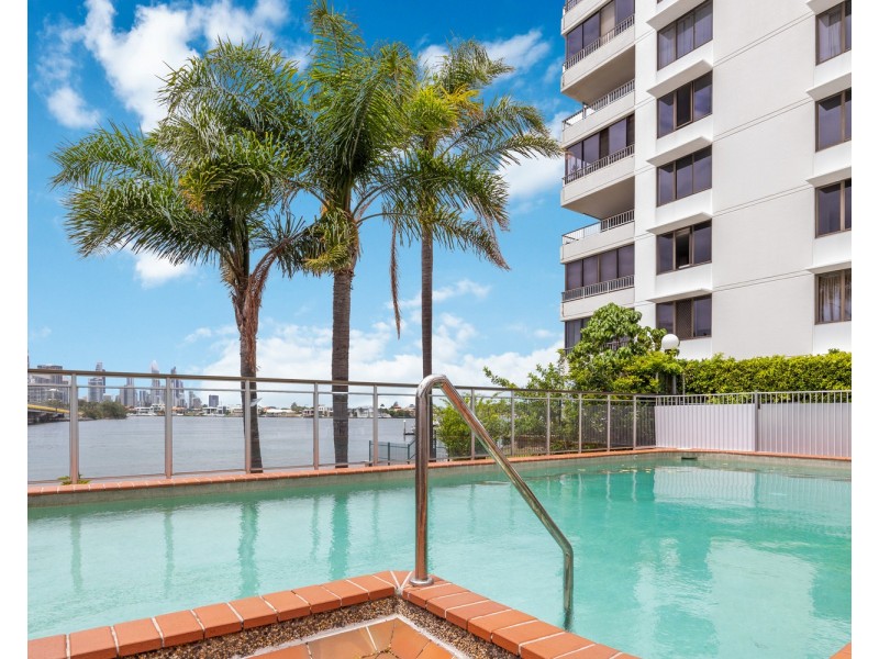 616/2 Barney Street, Southport QLD 4215