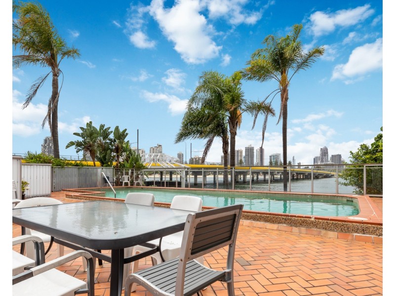 616/2 Barney Street, Southport QLD 4215