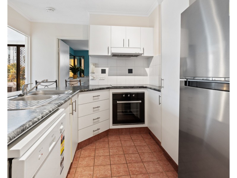 5/10  bath Street, Labrador QLD 4215