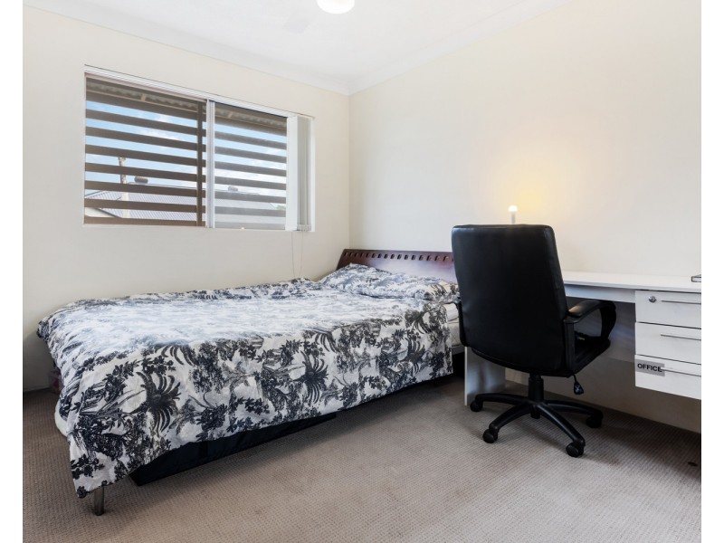 6/4 Sykes Court, Southport QLD 4215