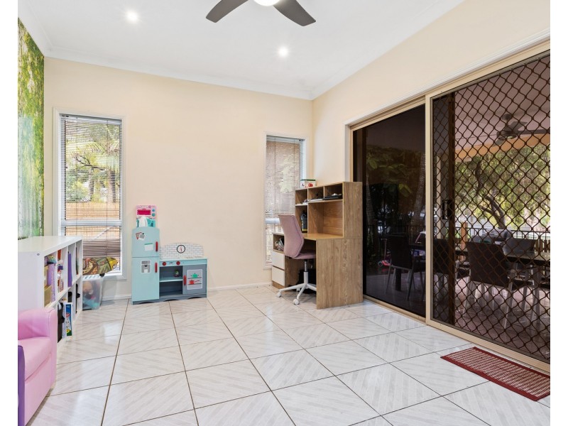 15 Woolmere Street, Carrara QLD 4211