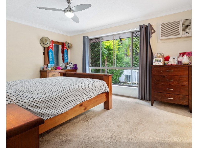 15 Woolmere Street, Carrara QLD 4211