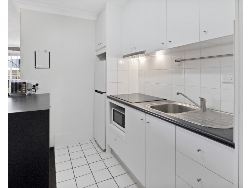 21/30 Marine Parade, Southport QLD 4215