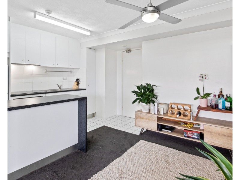 21/30 Marine Parade, Southport QLD 4215