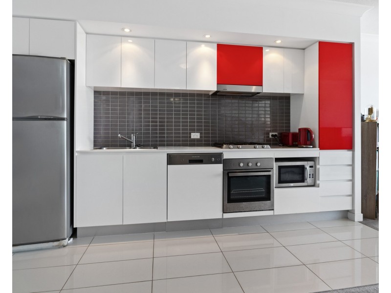 33108/9 Lawson Street, Southport QLD 4215