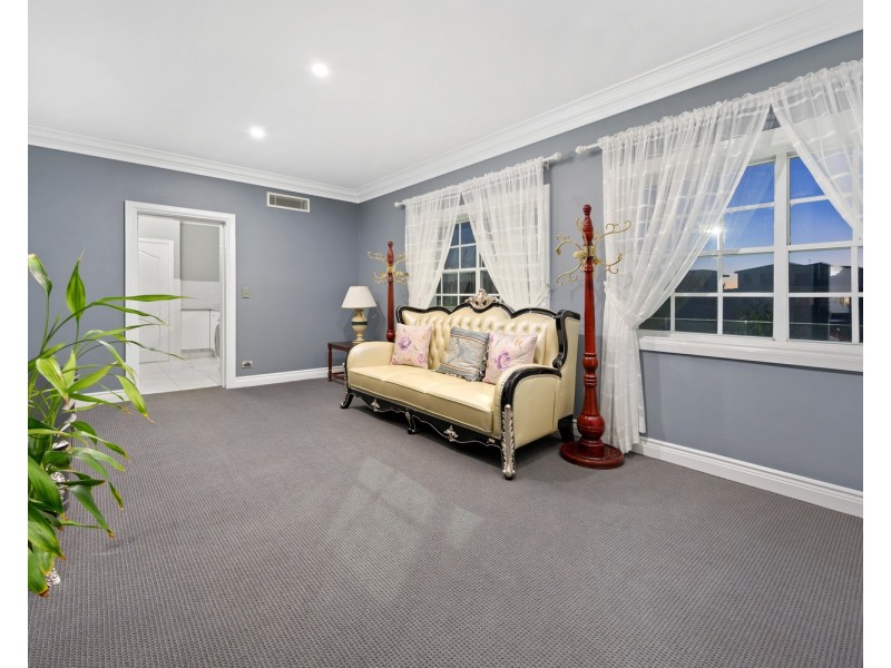 29-31 Cessnock Close, Mermaid Waters QLD 4218