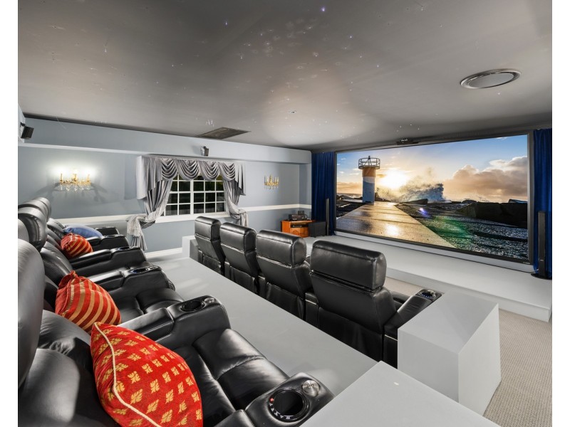 29-31 Cessnock Close, Mermaid Waters QLD 4218