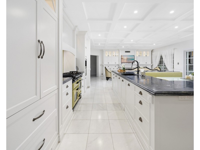 29-31 Cessnock Close, Mermaid Waters QLD 4218