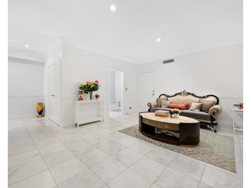 29-31 Cessnock Close, Mermaid Waters QLD 4218