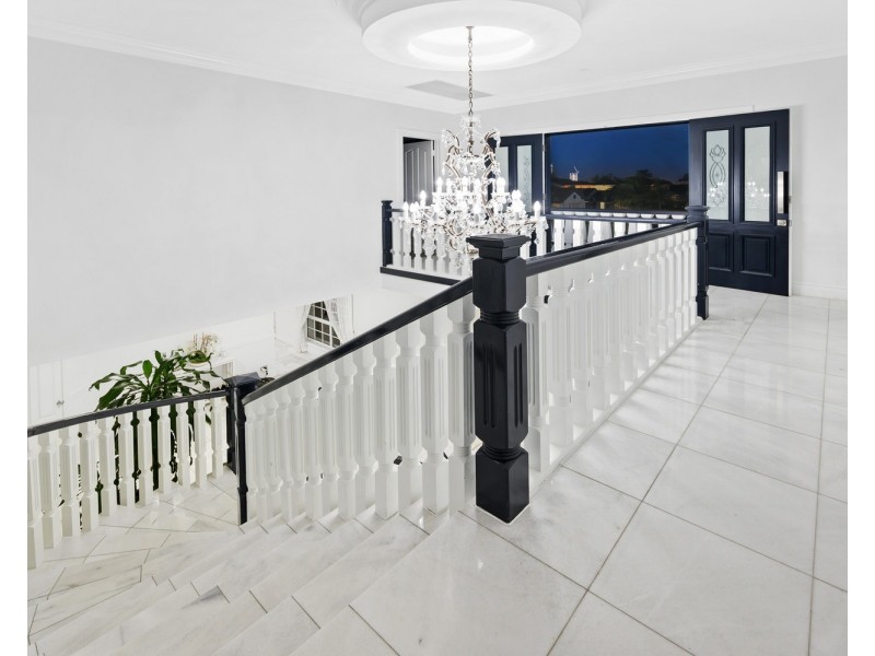 29-31 Cessnock Close, Mermaid Waters QLD 4218