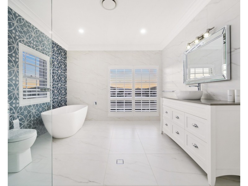 29-31 Cessnock Close, Mermaid Waters QLD 4218