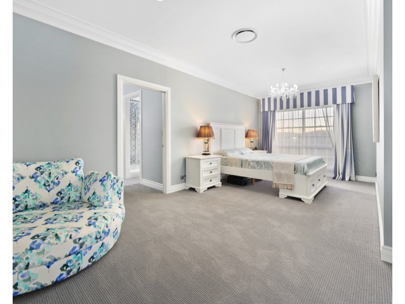 29-31 Cessnock Close, Mermaid Waters QLD 4218