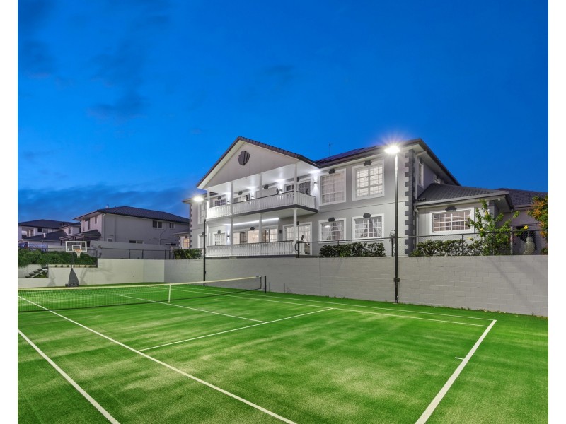 29-31 Cessnock Close, Mermaid Waters QLD 4218