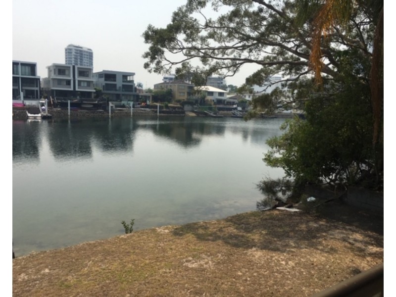 9/26 Remembrance Drive, Surfers Paradise QLD 4217